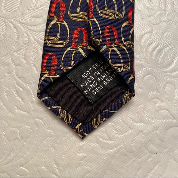 Paolo Gucci Equestrian Navy Blue Red Gold Saddle Stirrups Men’s 100% Silk Tie - Picture 6 of 6